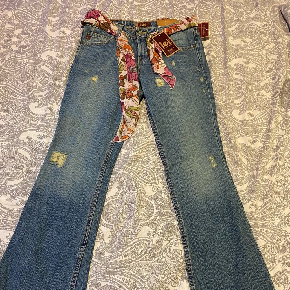 L.e.i low rise bootcut jeans